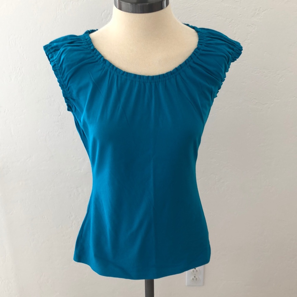Like New Sleeveless Loft Top